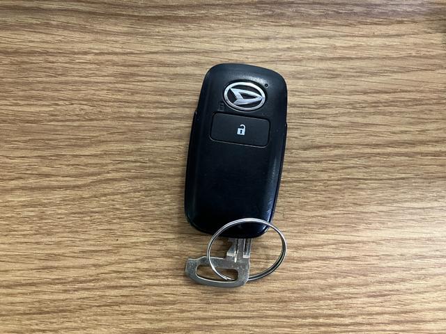 ロッキーＸ　ＨＥＶ下取車　衝突安全ボディ　アルミホイール　キーフリー　レーンアシスト　ＤＶＤ再生　バックモニター　イモビライザー　記録簿　ナビ・ＴＶ　ＥＴＣ車載器　ＬＥＤヘッドランプ　オートライト　ドライブレコーダー（長崎県）の中古車