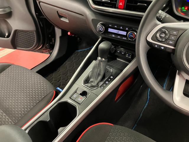 ロッキーＸ　ＨＥＶ下取車　衝突安全ボディ　アルミホイール　キーフリー　レーンアシスト　ＤＶＤ再生　バックモニター　イモビライザー　記録簿　ナビ・ＴＶ　ＥＴＣ車載器　ＬＥＤヘッドランプ　オートライト　ドライブレコーダー（長崎県）の中古車