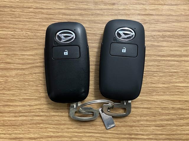 ロッキープレミアムＧオートハイビーム　Ｂｌｕｅｔｏｏｔｈオーディオ　ＬＥＤライト　レーンアシスト　１オーナー車　記録簿　アルミホイール　アイドリングストップ　アダプティブクルーズコントロール　リアカメラ　オートライト（長崎県）の中古車