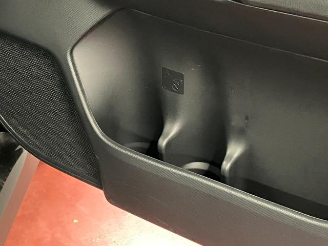 ロッキープレミアムＧオートハイビーム　Ｂｌｕｅｔｏｏｔｈオーディオ　ＬＥＤライト　レーンアシスト　１オーナー車　記録簿　アルミホイール　アイドリングストップ　アダプティブクルーズコントロール　リアカメラ　オートライト（長崎県）の中古車