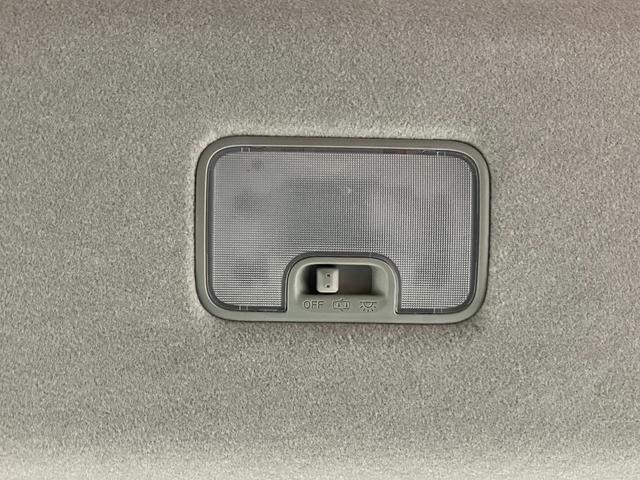 トールカスタムＧひょう害車　元試乗車　盗難防止システム　誤発進抑制機能　電動格納ミラー　エコアイドル　両席エアバック　ＬＥＤランプ　キーフリー　アルミホイール　エアバック　両側自動ドア　ワンオーナー　オートハイビーム（長崎県）の中古車