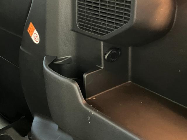 トールカスタムＧひょう害車　元試乗車　盗難防止システム　誤発進抑制機能　電動格納ミラー　エコアイドル　両席エアバック　ＬＥＤランプ　キーフリー　アルミホイール　エアバック　両側自動ドア　ワンオーナー　オートハイビーム（長崎県）の中古車
