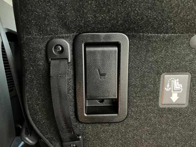 トールカスタムＧひょう害車　元試乗車　盗難防止システム　誤発進抑制機能　電動格納ミラー　エコアイドル　両席エアバック　ＬＥＤランプ　キーフリー　アルミホイール　エアバック　両側自動ドア　ワンオーナー　オートハイビーム（長崎県）の中古車