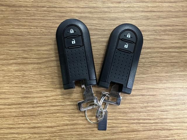 ムーヴＸリミテッドII　ＳＡIIIひょう害車　４ＷＤ　アイドリングストップ　衝突被害軽減ブレーキ　衝突安全ボディ　オートライト　ＬＥＤヘッドランプ　スマートキー　プッシュスタート　盗難防止　整備記録簿　運転席シートヒーター（長崎県）の中古車