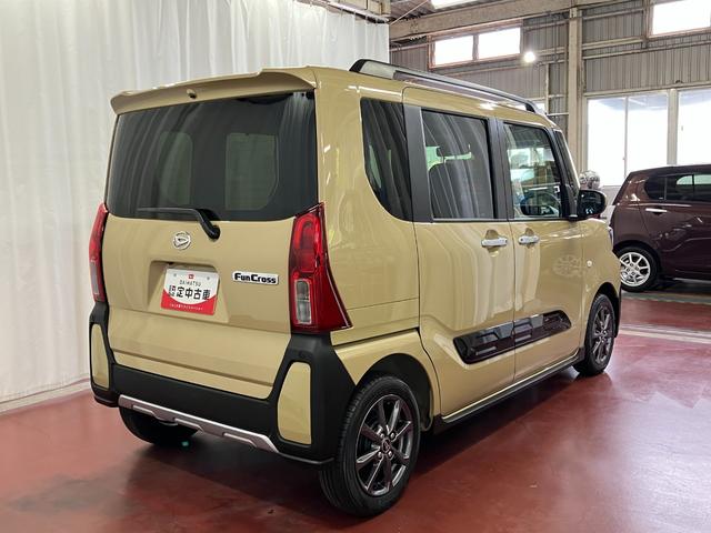 タントファンクロス届出済未使用車　展示車　アイドリングストップ車　レーダーブレーキ　１オーナー　両側オートスライドドア　オートハイビーム　車線逸脱警報　シートヒーター　禁煙車　イモビライザー　ＬＥＤライト　スマートキー（長崎県）の中古車