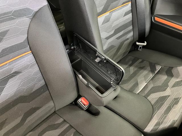タントファンクロス届出済未使用車　展示車　アイドリングストップ車　レーダーブレーキ　１オーナー　両側オートスライドドア　オートハイビーム　車線逸脱警報　シートヒーター　禁煙車　イモビライザー　ＬＥＤライト　スマートキー（長崎県）の中古車