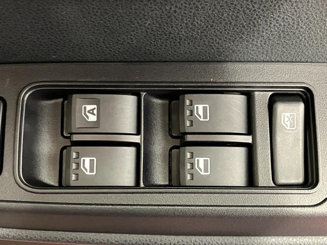 タントファンクロス届出済未使用車　展示車　アイドリングストップ車　レーダーブレーキ　１オーナー　両側オートスライドドア　オートハイビーム　車線逸脱警報　シートヒーター　禁煙車　イモビライザー　ＬＥＤライト　スマートキー（長崎県）の中古車
