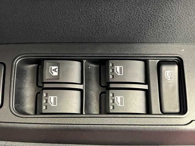 タントカスタムＸひょう害車　両側パワースライドドア　アイドリングストップ　踏み間違い防止　シートヒーター付き　スマートキー＆プッシュスタート　ハイビームアシスト　禁煙　オートライト　レーンキープ　盗難防止装置（長崎県）の中古車