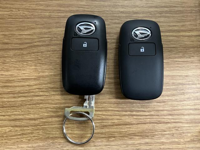 ロッキープレミアム下取車　メモリーナビ　全周囲カメラ　シートヒーター　車線逸脱警報　アダプティブクルーズコントロール　衝突被害軽減システム　盗難防止装置　地デジ　スマ−トキ−　ＬＥＤヘッドランプ　ＥＴＣ　ターボ（長崎県）の中古車