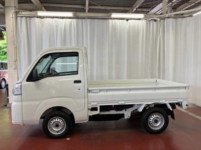 ハイゼットトラックスタンダード届出済未使用車　元展示車　２ＷＤ　ＭＴ車　禁煙　衝突被害軽減システム　アイドリングストップ　運転席エアバッグ　助手席エアバッグ　エアコン　パワステ　メンテナンスノート　オートライト　オートハイビーム（長崎県）の中古車