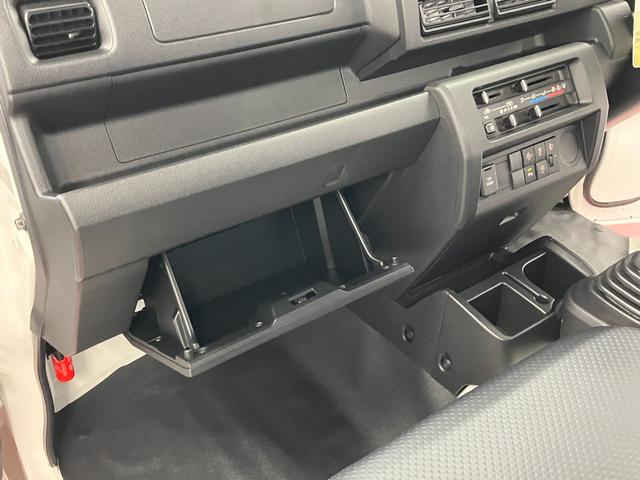 ハイゼットトラックスタンダード届出済未使用車　元展示車　２ＷＤ　ＭＴ車　禁煙　衝突被害軽減システム　アイドリングストップ　運転席エアバッグ　助手席エアバッグ　エアコン　パワステ　メンテナンスノート　オートライト　オートハイビーム（長崎県）の中古車