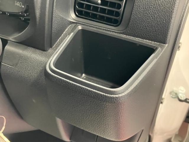 ハイゼットトラックスタンダード届出済未使用車　元展示車　２ＷＤ　ＭＴ車　禁煙　衝突被害軽減システム　アイドリングストップ　運転席エアバッグ　助手席エアバッグ　エアコン　パワステ　メンテナンスノート　オートライト　オートハイビーム（長崎県）の中古車