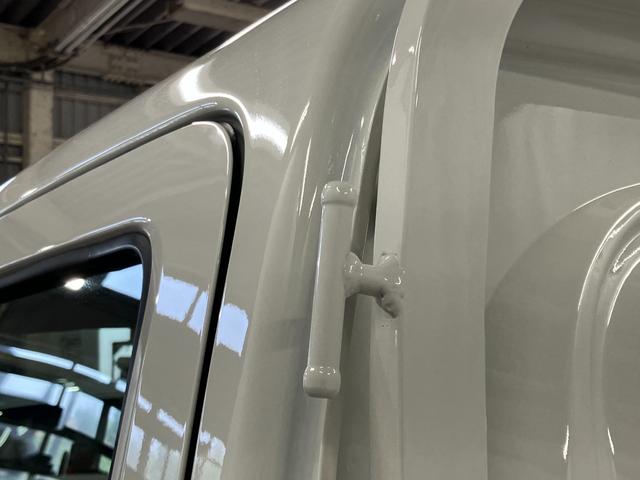ハイゼットトラックスタンダード届出済未使用車　元展示車　２ＷＤ　ＭＴ車　禁煙　衝突被害軽減システム　アイドリングストップ　運転席エアバッグ　助手席エアバッグ　エアコン　パワステ　メンテナンスノート　オートライト　オートハイビーム（長崎県）の中古車