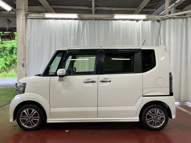 Ｎ−ＢＯＸカスタムＧ・Ｌパッケージ下取車　ナビ　バックカメラ　ＴＶ　アイドリングストップ　オートライト　スマートキー　ＤＶＤ　衝突安全ボディ　運転席エアバッグ　助手席エアバッグ　両側スライド片側電動ドア　ＡＢＳ　ＥＴＣ（長崎県）の中古車