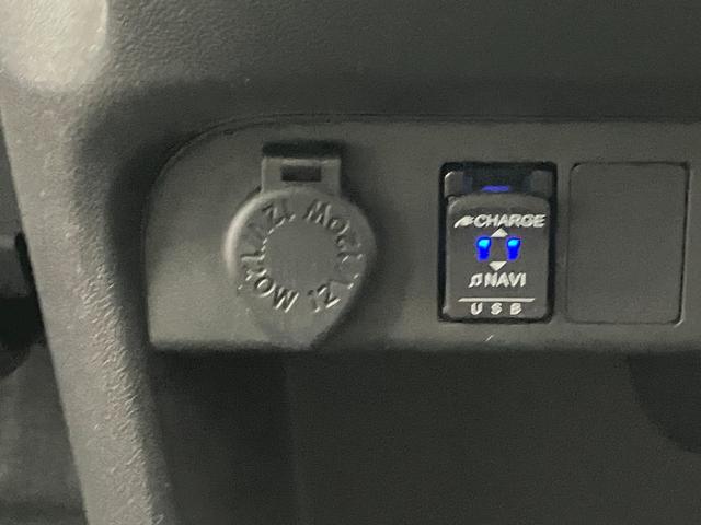 ムーヴキャンバスＸホワイトアクセントリミテッド　ＳＡIII下取車　ＤＶＤオーディオ　全周囲カメラ　衝突被害軽減システム　オートマチックハイビーム　電動格納式ドアミラー　車線逸脱警報　盗難防止　アイドリングストップ　オートライト　ブルートゥース　スマートキー（長崎県）の中古車