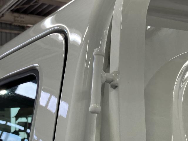 ハイゼットトラックスタンダード　農用スペシャル届出済未使用車　元展示車　４ＷＤ　マニュアル車　車線逸脱警報装置　衝突被害軽減システム　オートハイビーム　横滑り防止　オートライト　エアコン　運転席エアバッグ　パワーステアリング　アイドリングストップ（長崎県）の中古車