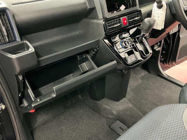 タントカスタムＸ届出済未使用車　元展示車　衝突被害軽減システム　アイドリングストップストップ　両側電動スライドドア　シートヒーター　オートマチックハイビーム　禁煙　車線逸脱警報装置　スマートキ−　ＬＥＤヘッドランプ（長崎県）の中古車