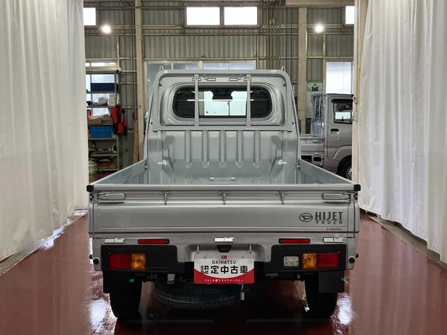ハイゼットトラックスタンダード１オーナー　４ＷＤ　ＭＴ車　アイドリングストップ　運転席エアバッグ　助手席エアバッグ　横滑り防止装置　オートライト　エアコン　衝突被害軽減システム　パワステ　車線逸脱警報　整備記録簿　ＡＢＳ（長崎県）の中古車
