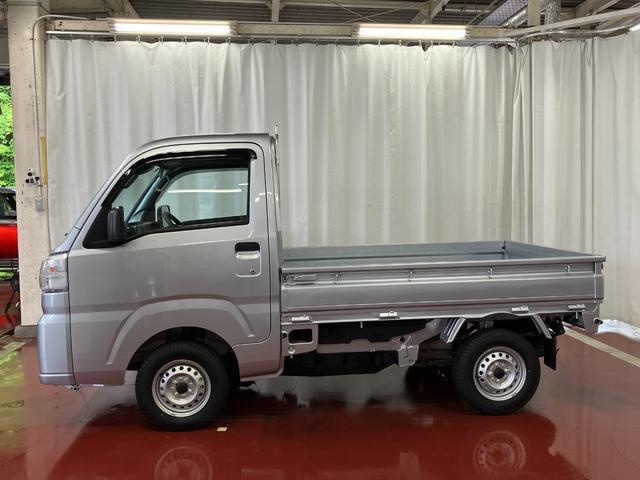 ハイゼットトラックスタンダード１オーナー　４ＷＤ　ＭＴ車　アイドリングストップ　運転席エアバッグ　助手席エアバッグ　横滑り防止装置　オートライト　エアコン　衝突被害軽減システム　パワステ　車線逸脱警報　整備記録簿　ＡＢＳ（長崎県）の中古車