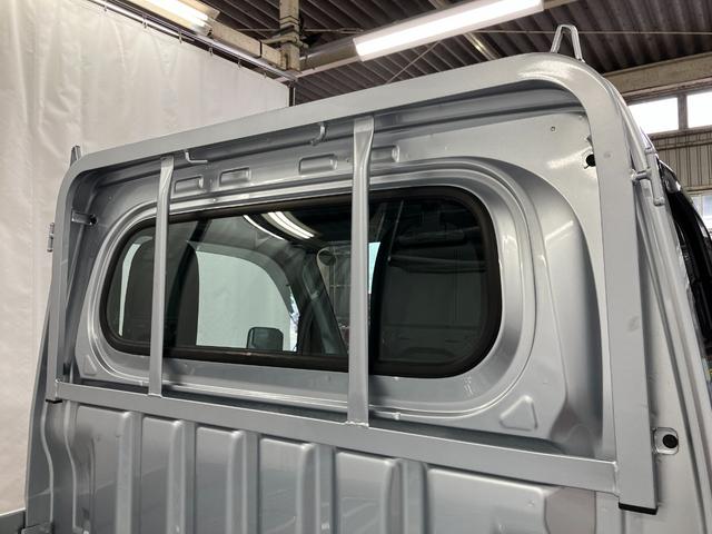 ハイゼットトラックスタンダード１オーナー　４ＷＤ　ＭＴ車　アイドリングストップ　運転席エアバッグ　助手席エアバッグ　横滑り防止装置　オートライト　エアコン　衝突被害軽減システム　パワステ　車線逸脱警報　整備記録簿　ＡＢＳ（長崎県）の中古車