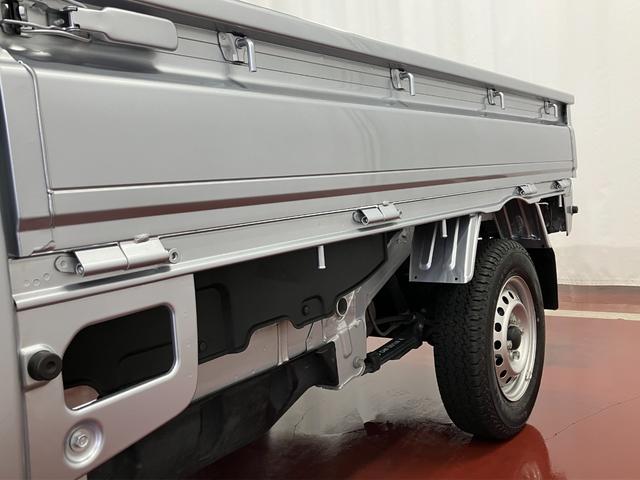 ハイゼットトラックスタンダード１オーナー　４ＷＤ　ＭＴ車　アイドリングストップ　運転席エアバッグ　助手席エアバッグ　横滑り防止装置　オートライト　エアコン　衝突被害軽減システム　パワステ　車線逸脱警報　整備記録簿　ＡＢＳ（長崎県）の中古車