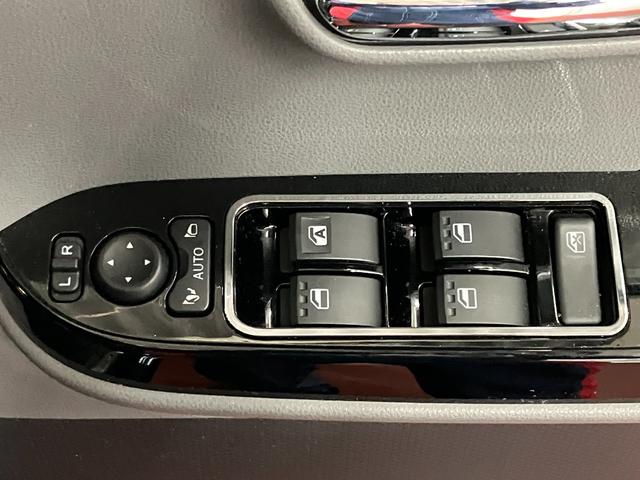 タントカスタムＸセレクション下取車　ナビ　バックカメラ　ドラレコ　ＴＶ　セキュリティアラーム　衝突被害軽減システム　ＬＥＤヘッドランプ　スマートキー　車線逸脱警報　ＥＴＣ　アイドリングストップ　シートヒーター　オートライト（長崎県）の中古車