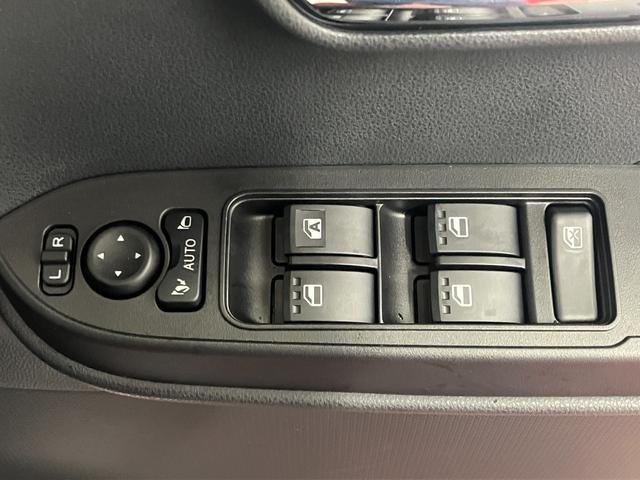 タントカスタムＸ届出済未使用車　元展示車　スマートキー　プッシュスタート　アイドリングストップ　両側電動スライドドア　衝突被害軽減システム　オートマチックハイビーム　電動格納式ドアミラー　車線逸脱警報　シートヒーター（長崎県）の中古車