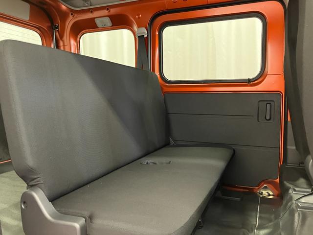 ハイゼットカーゴＤＸひょう害車　届出済未使用車　元展示車　オートライト　禁煙　衝突被害軽減システム　アイドリングストップ　キーレス　両側スライドドア　整備記録簿　レーンアシスト　運転席エアバッグ　助手席エアバック　ＡＢＳ（長崎県）の中古車