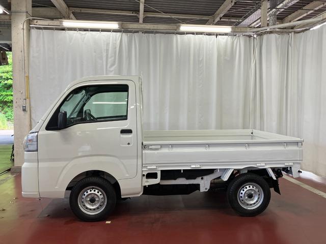 ハイゼットトラックスタンダード　農用スペシャル届出済未使用車　元展示車　４ＷＤ　マニュアル車　運転席エアバッグ　助手席エアバッグ　アイドリングストップ　衝突被害軽減システム　オートライト　オートマチックハイビーム　パワーステアリング　エアコン（長崎県）の中古車