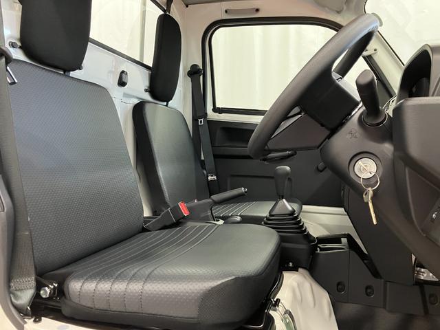ハイゼットトラックスタンダード　農用スペシャル届出済未使用車　元展示車　４ＷＤ　マニュアル車　運転席エアバッグ　助手席エアバッグ　アイドリングストップ　衝突被害軽減システム　オートライト　オートマチックハイビーム　パワーステアリング　エアコン（長崎県）の中古車