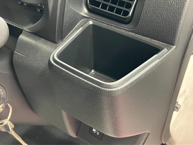 ハイゼットトラックスタンダード　農用スペシャル届出済未使用車　元展示車　４ＷＤ　マニュアル車　運転席エアバッグ　助手席エアバッグ　アイドリングストップ　衝突被害軽減システム　オートライト　オートマチックハイビーム　パワーステアリング　エアコン（長崎県）の中古車