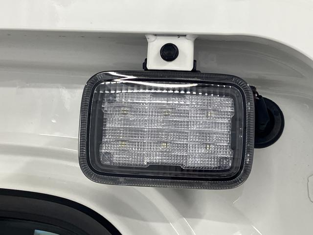 ハイゼットトラックスタンダード　農用スペシャル届出済未使用車　元展示車　４ＷＤ　マニュアル車　運転席エアバッグ　助手席エアバッグ　アイドリングストップ　衝突被害軽減システム　オートライト　オートマチックハイビーム　パワーステアリング　エアコン（長崎県）の中古車
