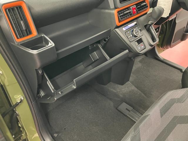 タントファンクロスターボ届出済未使用車　元展示車　ターボ　シートヒーター　電動格納式ドアミラー　アイドリングストップ　誤発進抑制機能　ＬＥＤヘッドランプ　スマートキー　車線逸脱警報装置　オートライト　オートマチックハイビーム（長崎県）の中古車