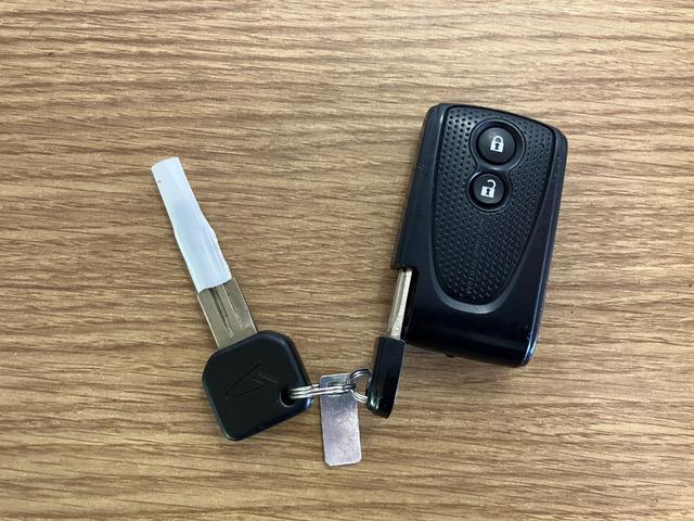 ミラココアココアプラスＸ下取車　ナビ　ＴＶ　整備点検記録簿　電動格納式ドアミラー　運転席エアバッグ　助手席エアバッグ　スマートキー　イモビライザー　ベンチシート　衝突安全ボディ　ＡＢＳ　ＤＶＤ（長崎県）の中古車