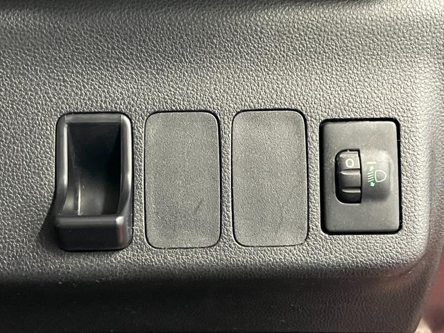 ミラココアココアプラスＸ下取車　ナビ　ＴＶ　整備点検記録簿　電動格納式ドアミラー　運転席エアバッグ　助手席エアバッグ　スマートキー　イモビライザー　ベンチシート　衝突安全ボディ　ＡＢＳ　ＤＶＤ（長崎県）の中古車