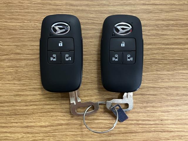 ムーヴキャンバスストライプスＧ届出済未使用車　元展示車　両側電動スライドドア　衝突被害軽減システム　イモビライザー　アイドリングストップ　電動格納式ドアミラー　シートヒーター　ＬＥＤヘッドランプ　スマートキー　プッシュスタート（長崎県）の中古車