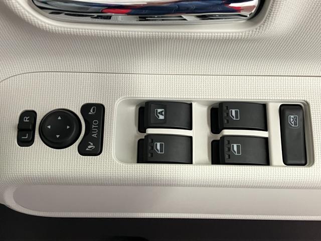 ムーヴキャンバスストライプスＧ元展示車　アイドリングストップ　セキュリティアラーム　スマートキー　プッシュスタート　シートヒーター　１オーナー　ＬＥＤヘッドランプ　車線逸脱警報　ベンチシート　オートマチックハイビーム　安全ボディ（長崎県）の中古車