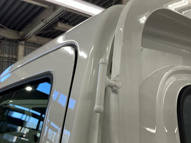 ハイゼットトラックスタンダード　農用スペシャル届出済未使用車　元展示車　４ＷＤ　マニュアル車　運転席エアバッグ　助手席エアバッグ　誤発進抑制機能　禁煙　オートマチックハイビーム　パワステ　１オーナー　エアコン　オートライト　アイドリングストップ（長崎県）の中古車