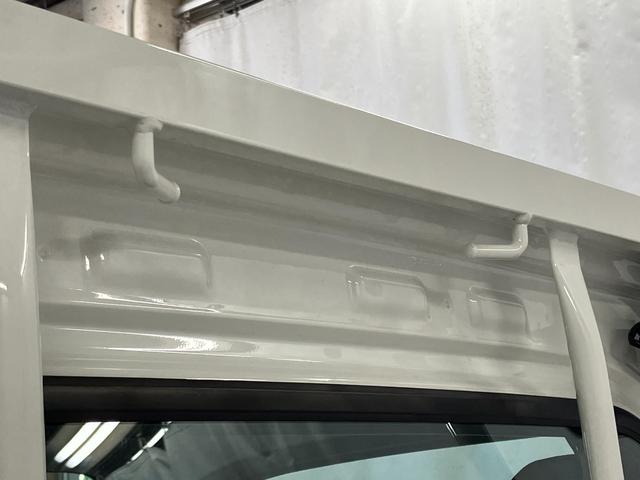 ハイゼットトラックスタンダード　農用スペシャル届出済未使用車　元展示車　４ＷＤ　マニュアル車　運転席エアバッグ　助手席エアバッグ　誤発進抑制機能　禁煙　オートマチックハイビーム　パワステ　１オーナー　エアコン　オートライト　アイドリングストップ（長崎県）の中古車