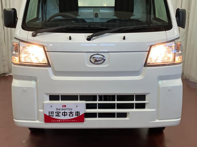 ハイゼットトラックスタンダード　農用スペシャル届出済未使用車　元展示車　４ＷＤ　マニュアル車　運転席エアバッグ　助手席エアバッグ　誤発進抑制機能　禁煙　オートマチックハイビーム　パワステ　１オーナー　エアコン　オートライト　アイドリングストップ（長崎県）の中古車