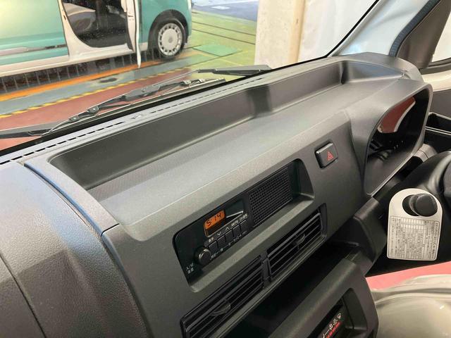 ハイゼットトラックスタンダード　農用スペシャル元展示車　４ＷＤ　マニュアル車　レーンキープアシスト　整備記録簿　助手席エアバッグ　誤発進抑制機能　禁煙　オートマチックハイビーム　パワステ　１オーナー　エアコン　運転席エアバッグ　オートライト（長崎県）の中古車