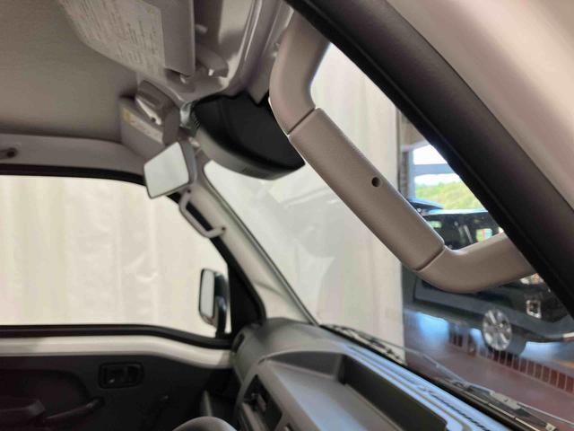 ハイゼットトラックスタンダード　農用スペシャル元展示車　４ＷＤ　マニュアル車　レーンキープアシスト　整備記録簿　助手席エアバッグ　誤発進抑制機能　禁煙　オートマチックハイビーム　パワステ　１オーナー　エアコン　運転席エアバッグ　オートライト（長崎県）の中古車