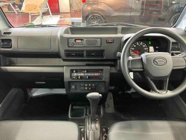 ハイゼットトラックスタンダード届出済未使用車　元展示車　２ＷＤ　ＣＶＴ車　１オーナー　衝突被害軽減システム　パワステ　オートエアコン　運転席エアバッグ　助手席エアバッグ　アイドリングストップ　オートライト　オートマチックハイビーム（長崎県）の中古車