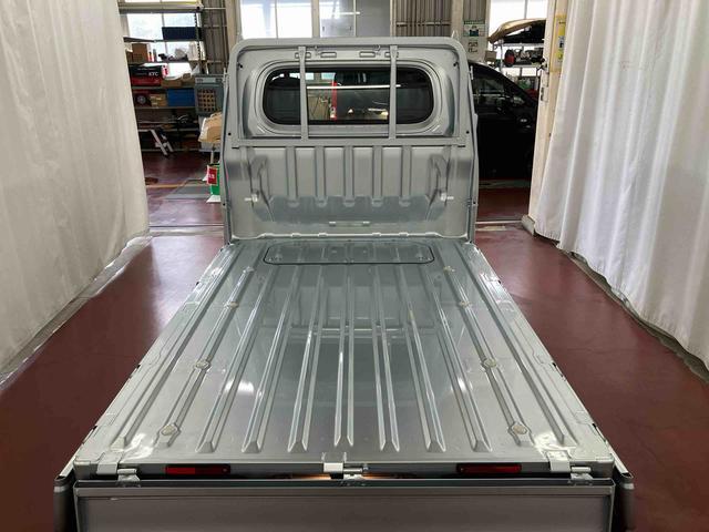 ハイゼットトラックスタンダード届出済未使用車　元展示車　２ＷＤ　ＣＶＴ車　１オーナー　衝突被害軽減システム　パワステ　オートエアコン　運転席エアバッグ　助手席エアバッグ　アイドリングストップ　オートライト　オートマチックハイビーム（長崎県）の中古車