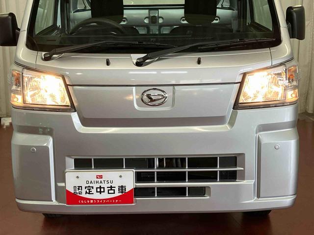 ハイゼットトラックスタンダード届出済未使用車　元展示車　２ＷＤ　ＣＶＴ車　１オーナー　衝突被害軽減システム　パワステ　オートエアコン　運転席エアバッグ　助手席エアバッグ　アイドリングストップ　オートライト　オートマチックハイビーム（長崎県）の中古車