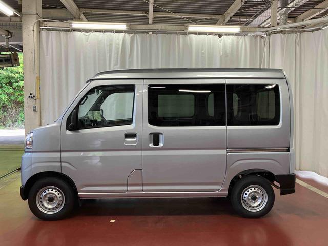ハイゼットカーゴＤＸ届出済未使用車　元展示車　衝突被害軽減システム　アイドリングストップ　両側スライドドア　運転席エアバッグ　助手席エアバッグ　禁煙　安全ボディ　展示車　キーレス　ハイビームアシスト　ＥＳＣ　ＡＢＳ（長崎県）の中古車