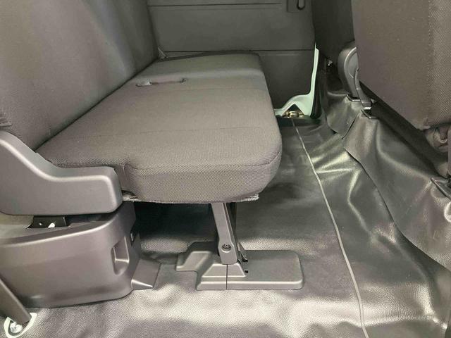 ハイゼットカーゴＤＸ元展示車　衝突被害軽減システム　アイドリングストップ　両側スライドドア　運転席エアバッグ　助手席エアバッグ　安全ボディ　オートマチックハイビーム　オートライト　キーレス　ＡＢＳ　ＥＳＣ（長崎県）の中古車