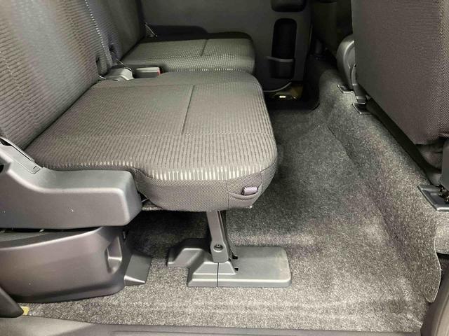 ハイゼットカーゴデッキバンＧ届出済未使用車　元展示車　衝突被害軽減システム　レーンキープアシスト　両側スライドドア　スマートキー　オートライト　電動格納ミラー　アイドリングストップ　ＡＢＳ　運転席エアバッグ　助手席エアバッグ（長崎県）の中古車