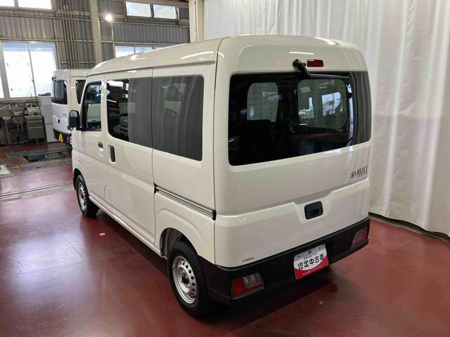 ハイゼットカーゴＤＸ届出済未使用車　元展示車　衝突被害軽減システム　衝突安全ボディ　キーレスキー　両側スライドドア　アイドリングストップ　ＥＳＣ　オートライト　レーンアシスト　ＡＢＳ　運転席エアバッグ　助手席エアバッグ（長崎県）の中古車