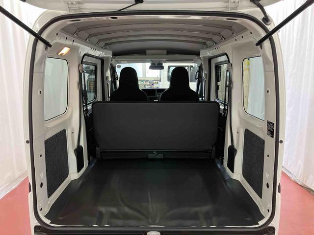 ハイゼットカーゴＤＸ届出済未使用車　元展示車　衝突被害軽減システム　衝突安全ボディ　キーレスキー　両側スライドドア　アイドリングストップ　ＥＳＣ　オートライト　レーンアシスト　ＡＢＳ　運転席エアバッグ　助手席エアバッグ（長崎県）の中古車